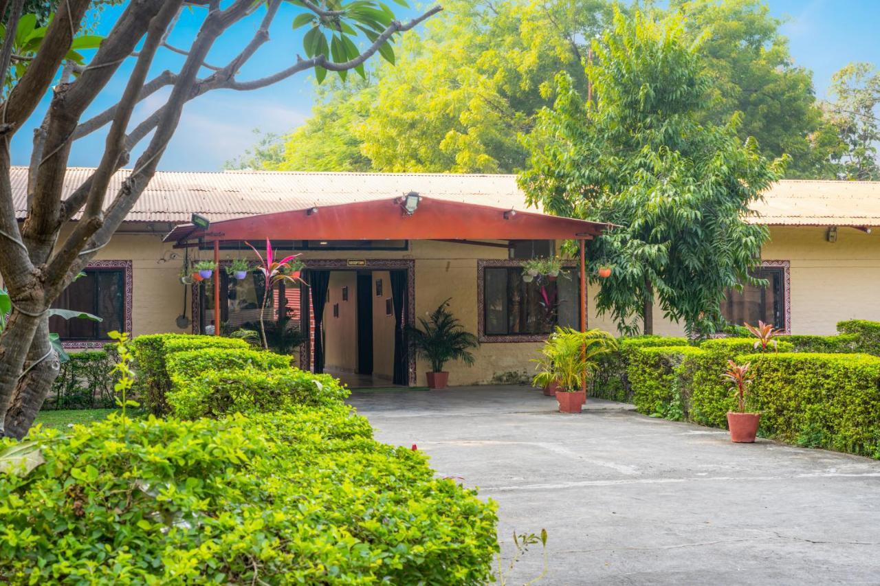 Narmada Hills Resort Omkareshwar Екстериор снимка