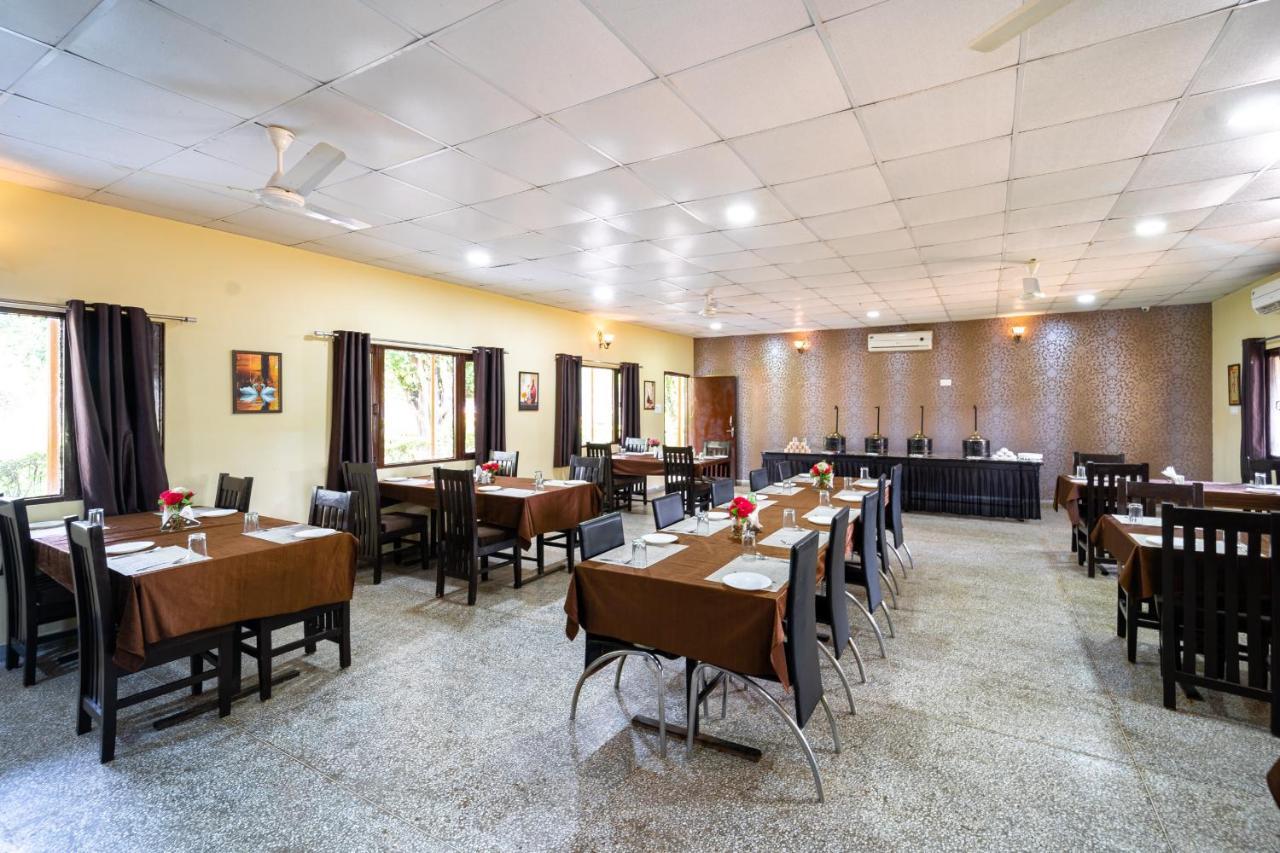 Narmada Hills Resort Omkareshwar Екстериор снимка
