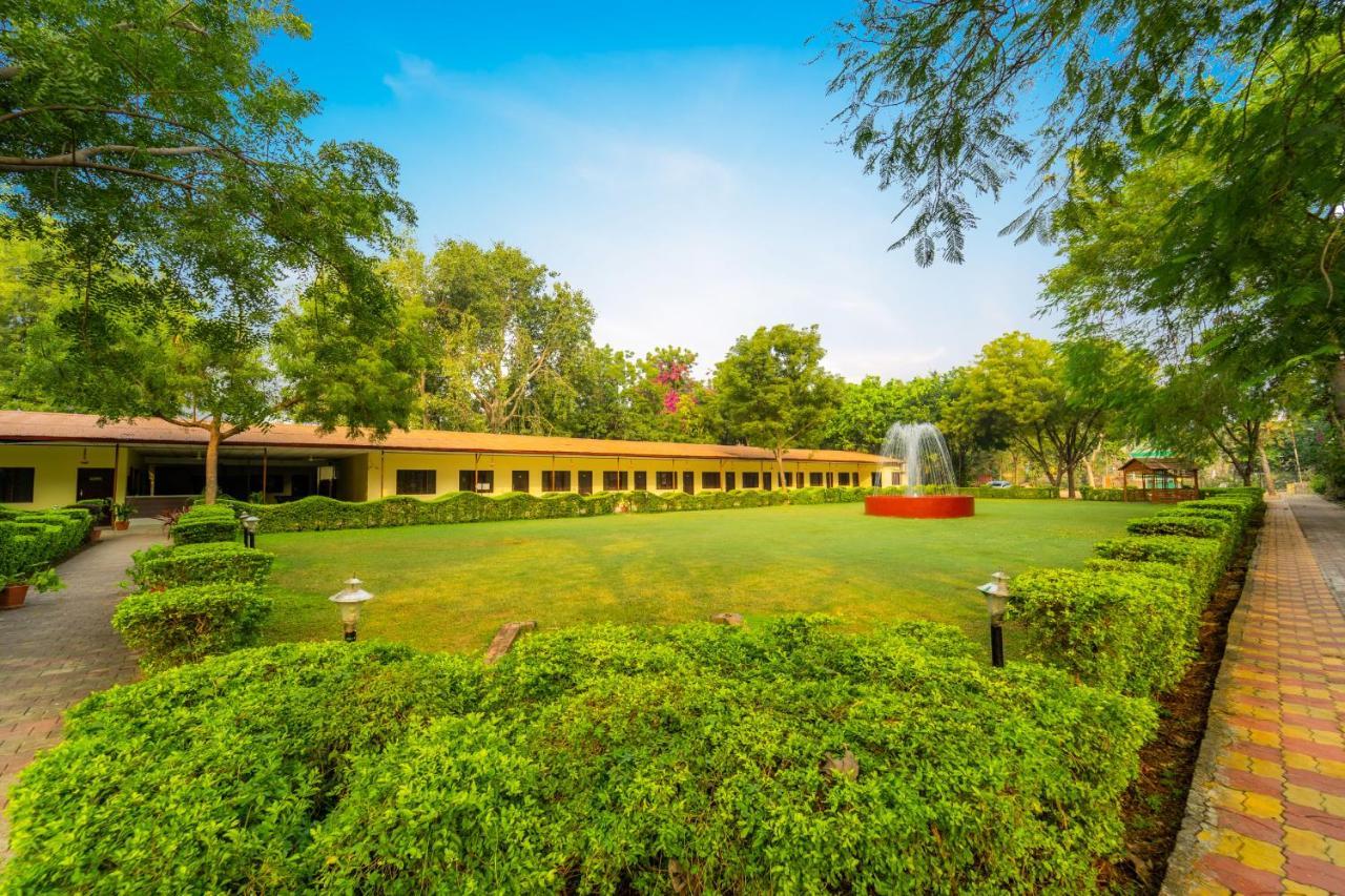 Narmada Hills Resort Omkareshwar Екстериор снимка