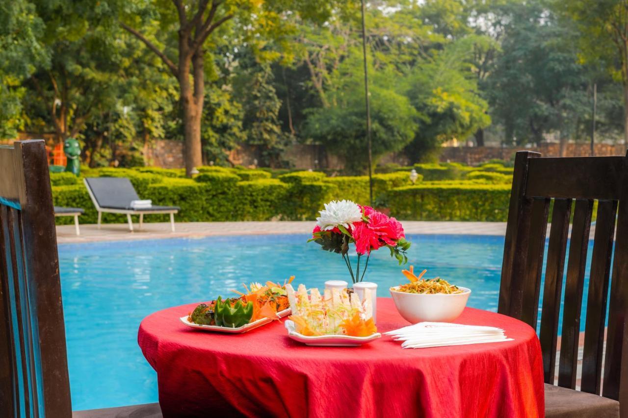 Narmada Hills Resort Omkareshwar Екстериор снимка