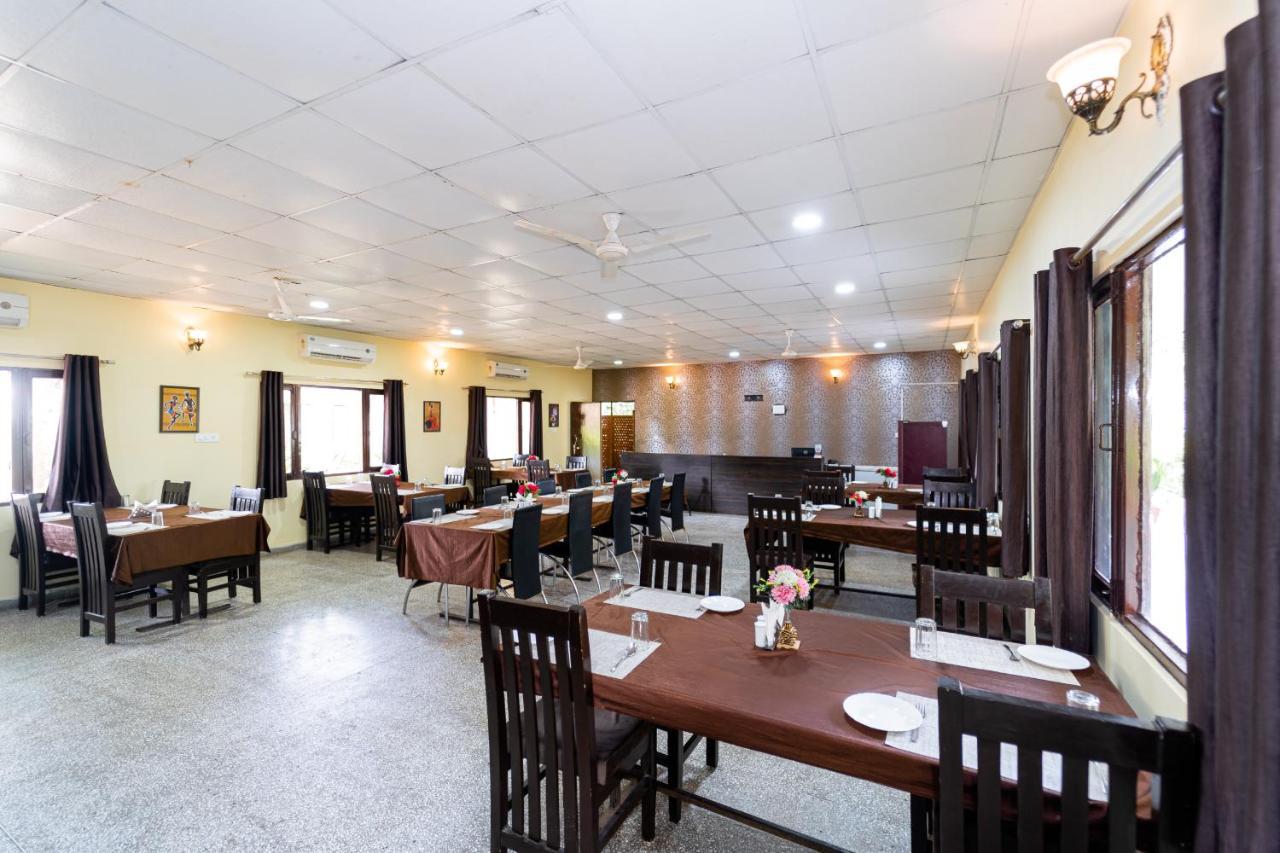 Narmada Hills Resort Omkareshwar Екстериор снимка