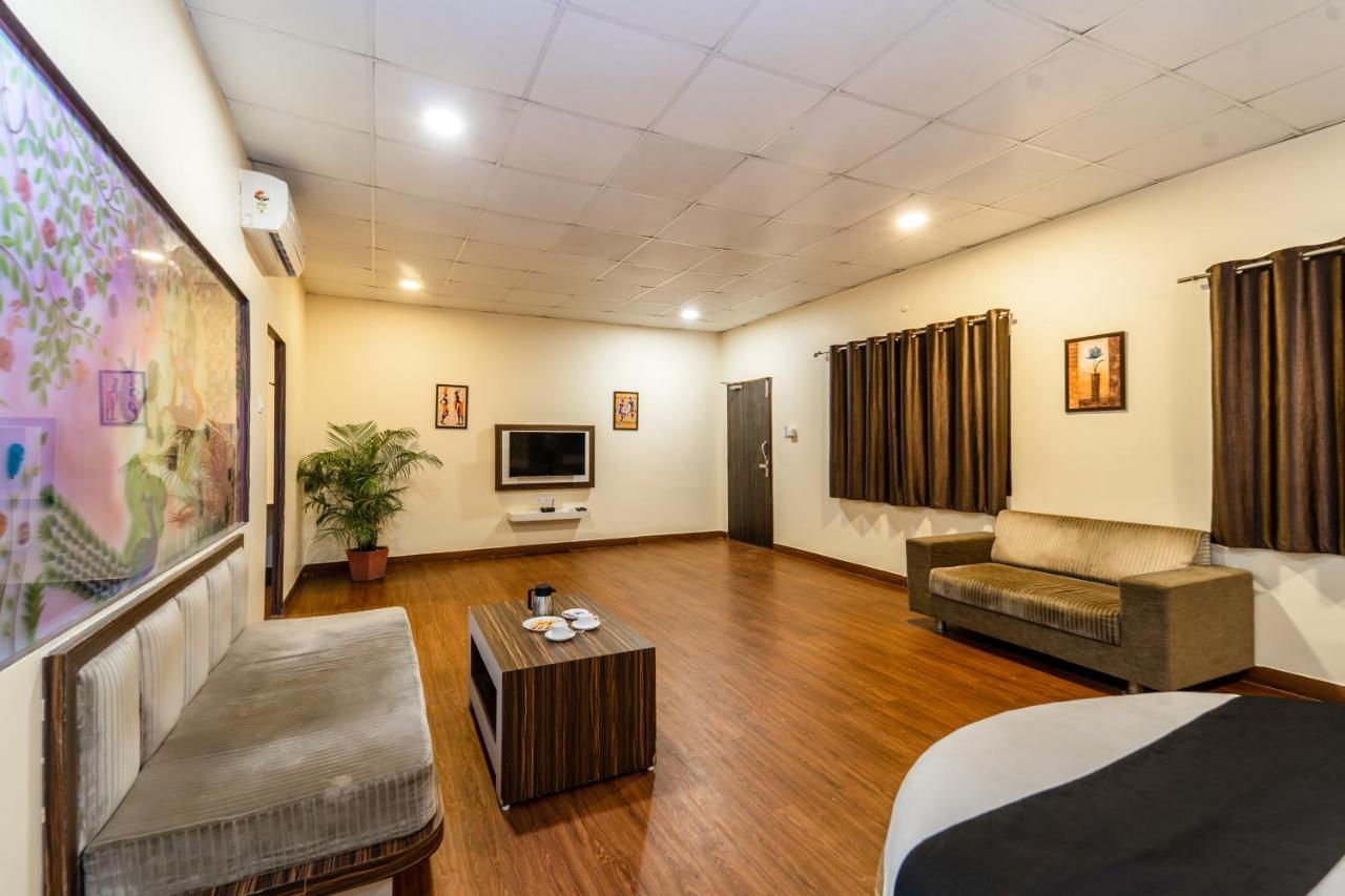 Narmada Hills Resort Omkareshwar Екстериор снимка